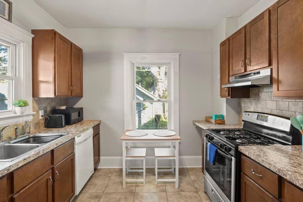 Beautiful One Bed In Lovely Park Ave Neighborhood Rochester Exterior photo